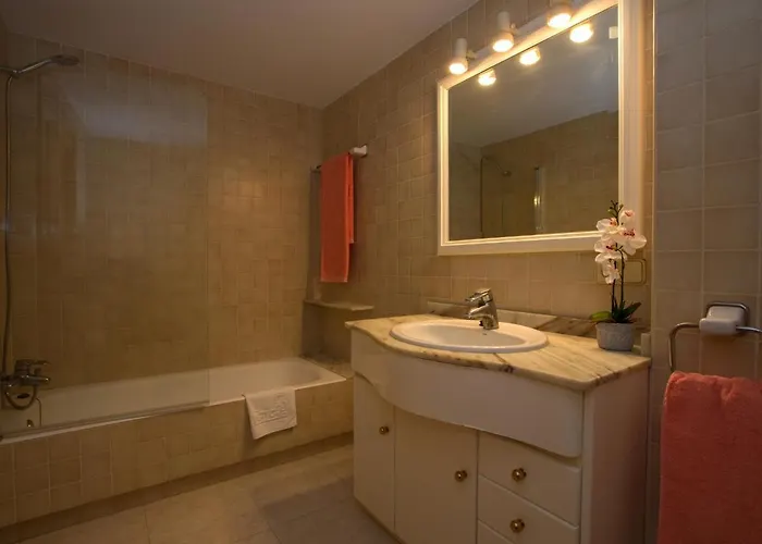 아파트 'can Ventet' First Line 포엔샤 항구